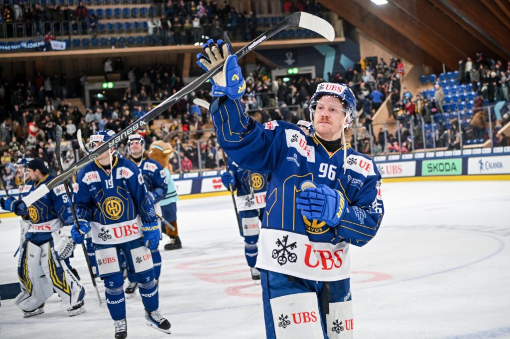 Schweizer Halbfinale nach souveränem Davoser Sieg