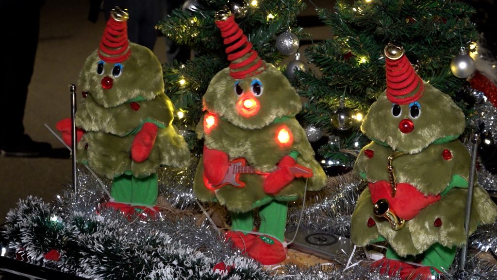 Tausende Besuchende an der Weihnachtsparade in Bubendorf