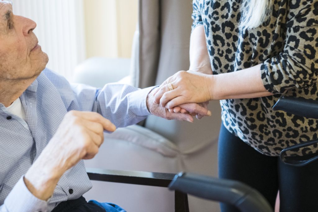 Basel-Stadt führt neuen Tarif für Pflege von Angehörigen ein