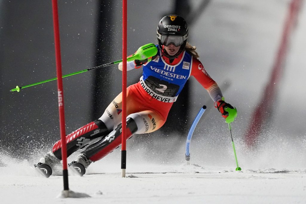 Rast auf starkem zweiten Platz bei Shiffrin-Kür in Courchevel