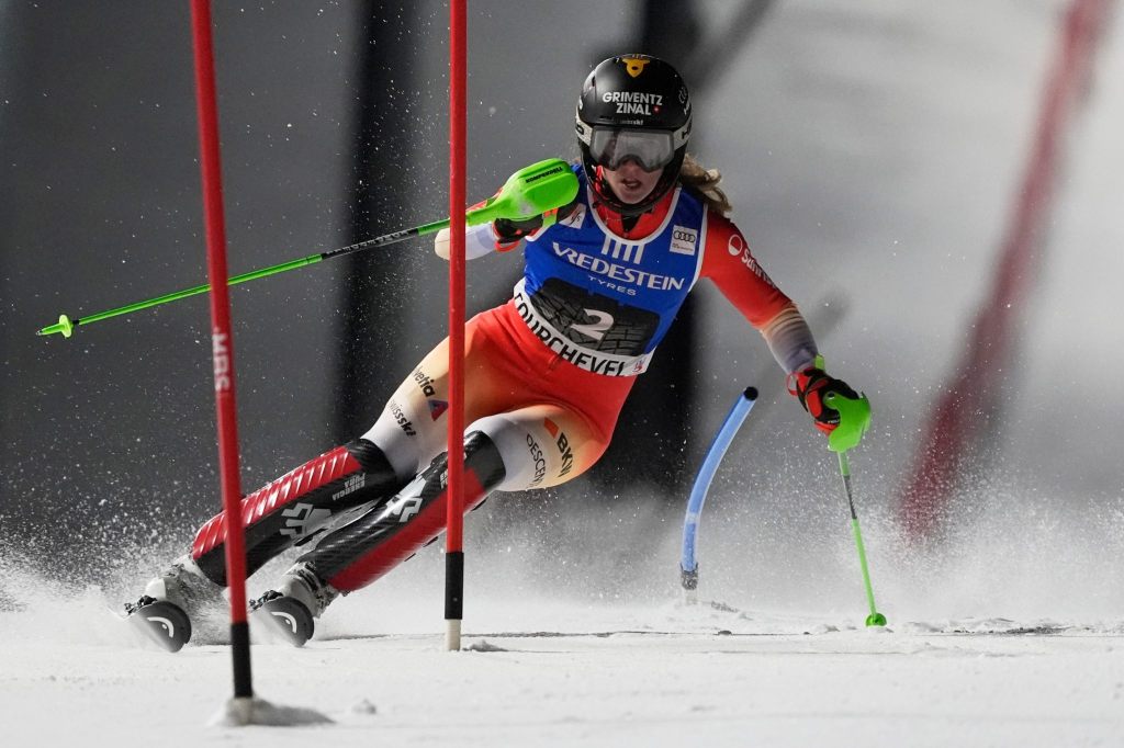 Rast auf starkem zweiten Platz bei Shiffrin-Kür in Courchevel