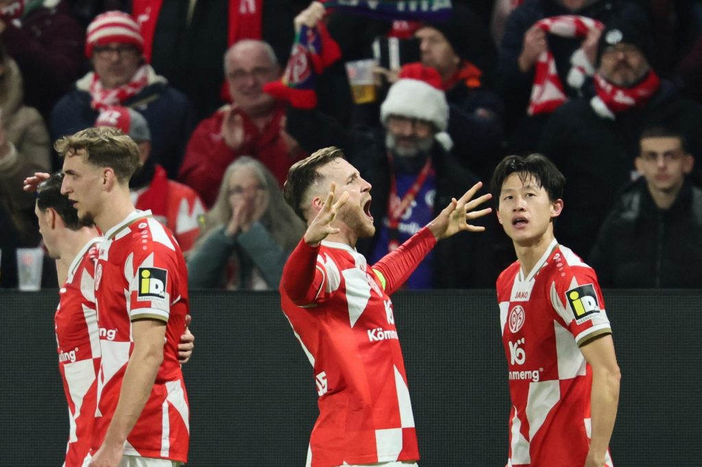 Ex-FCB-Trainer Fischer holt dank Ex-FCB-Spieler Widmer seinen ersten Sieg mit Mainz