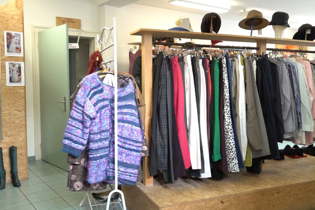 Aus Liebe zur Nachhaltigkeit: Secondhand-Kleider boomen bei den Jungen