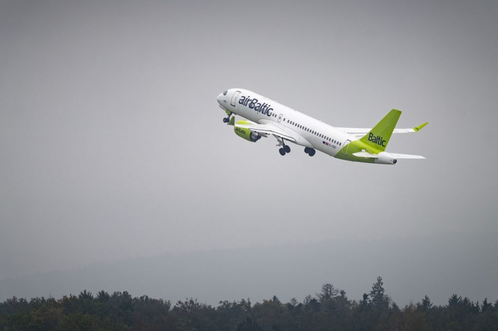 Zwei Drittel der Schweizer Bevölkerung wollen Flugticketabgabe