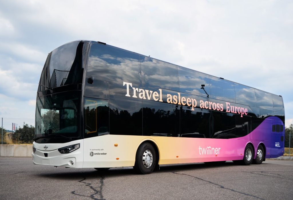 Neuer Luxus-Nachtbus macht Halt in Basel