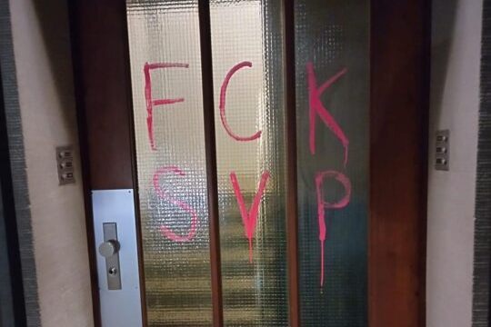 Häuser von Stadtzürcher SVP-Politikern mit Farbe beschmiert