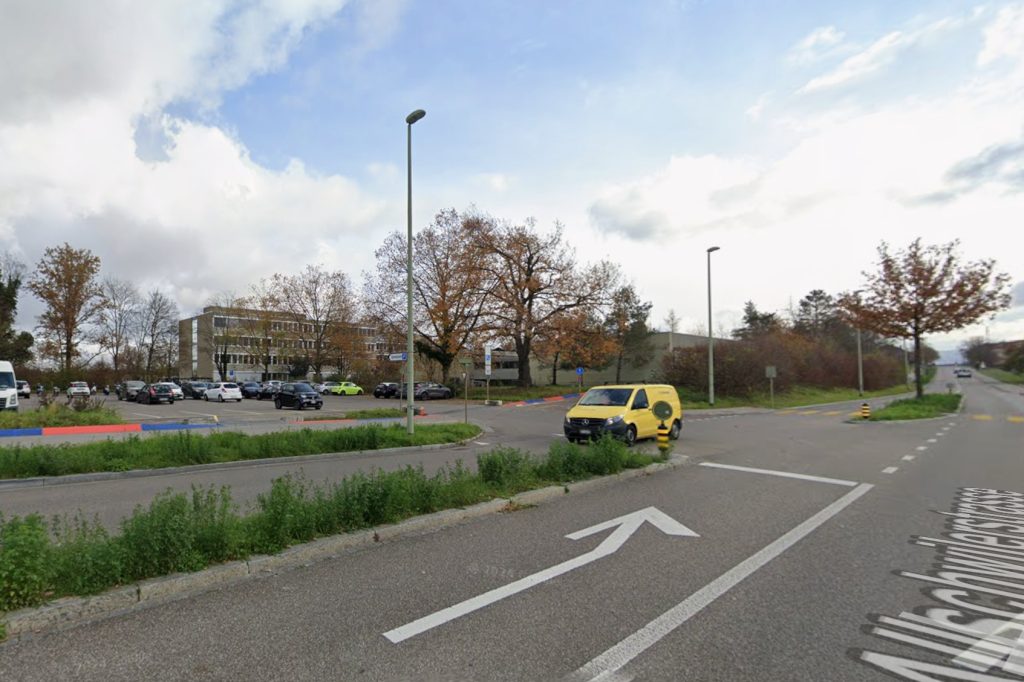 Wegen Linienteilung: Temporärer Buswendeplatz beim Gymnasium Oberwil