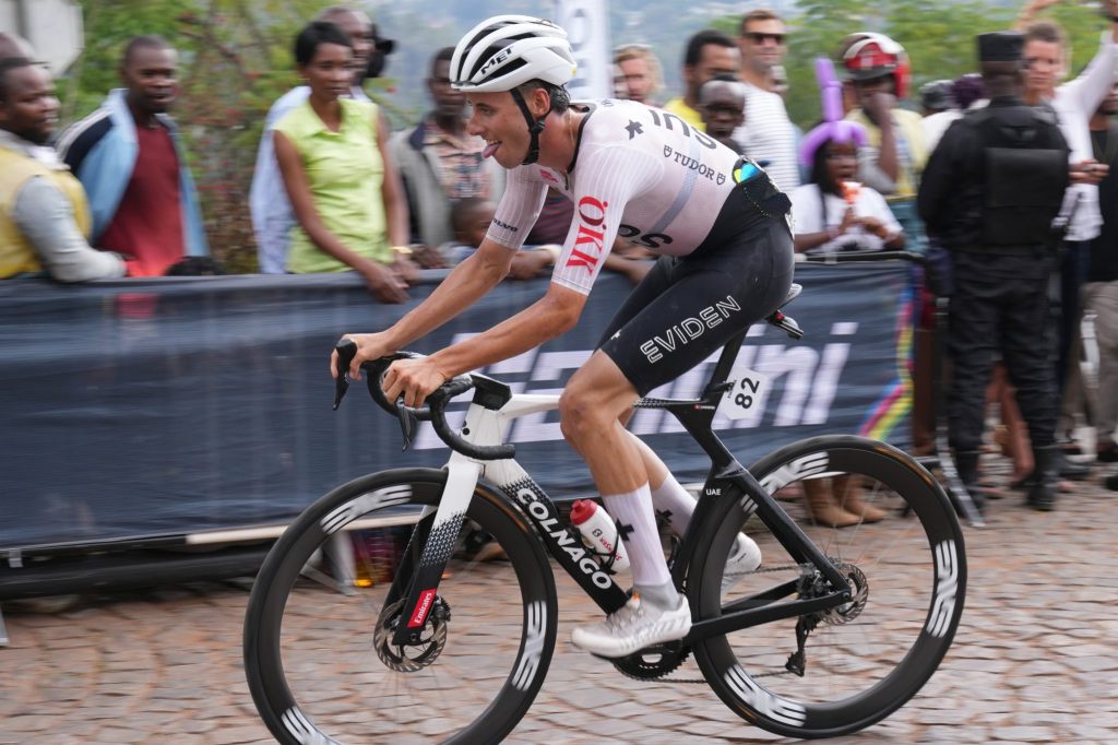 Jan Christen wird bei der Schlussetappe der Alula Tour Erster