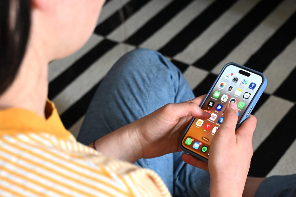 Mehrheit der Schweizer ist für Mindestalter 15 bei Social-Media-Nutzung