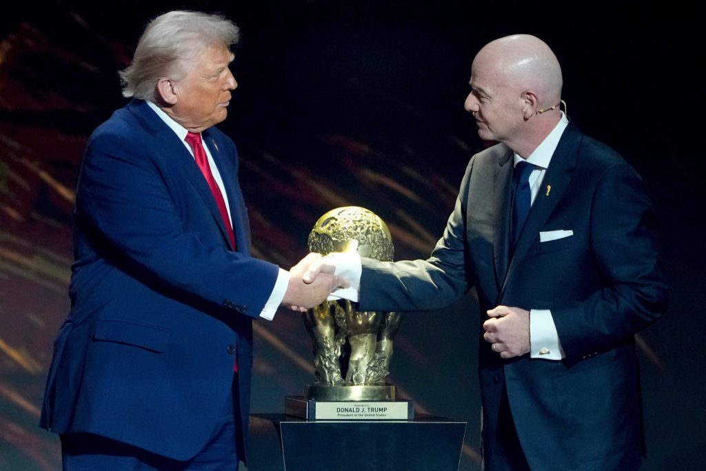 Trump wird den WM-Pokal überreichen