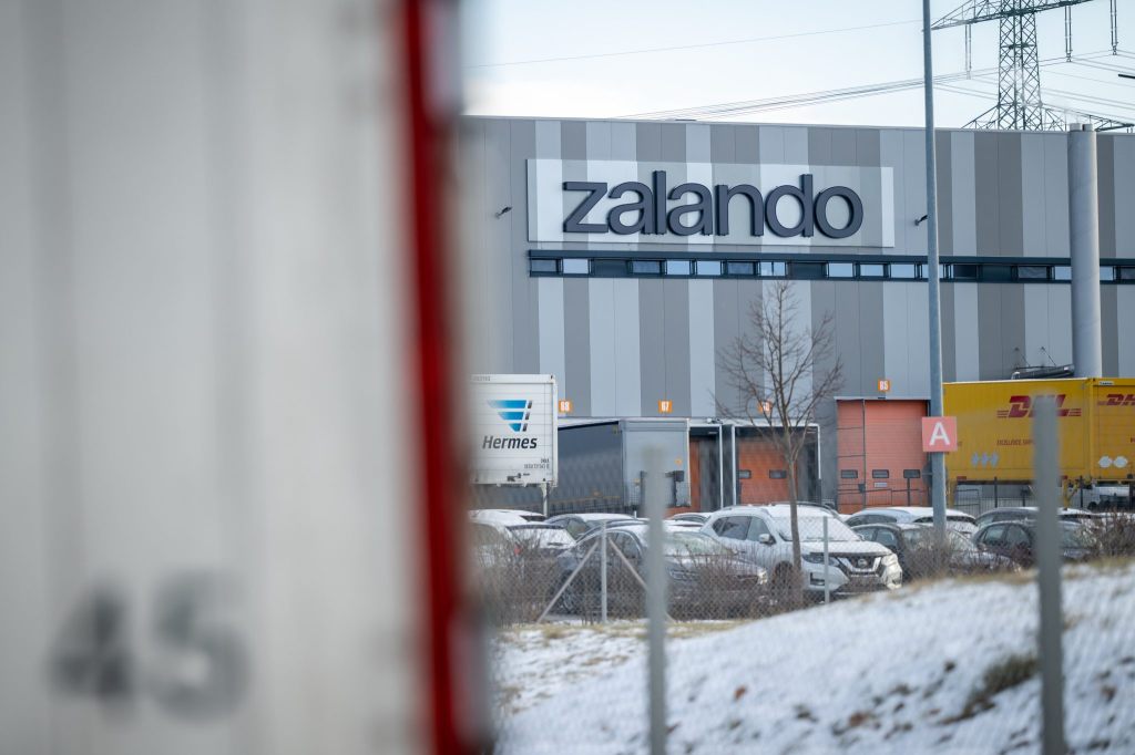 Zalando schliesst Logistikzentrum mit 2700 Mitarbeitenden