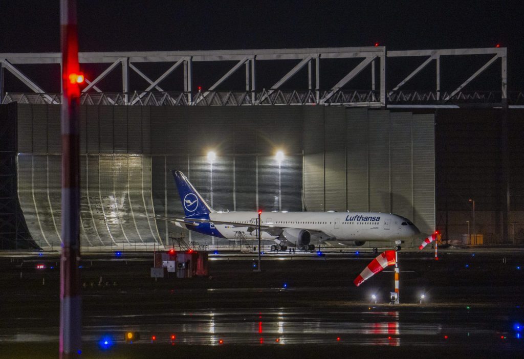Frankfurter Flughafen streicht wegen Glätte viele Flüge