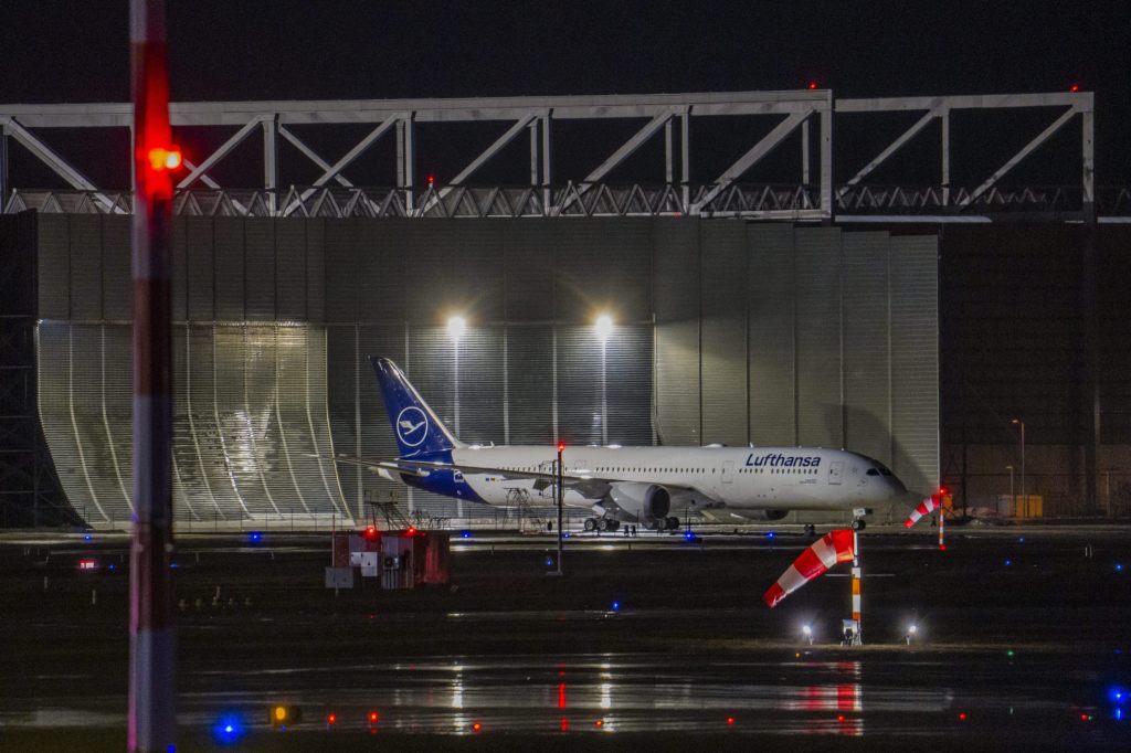 Frankfurter Flughafen streicht wegen Glätte viele Flüge