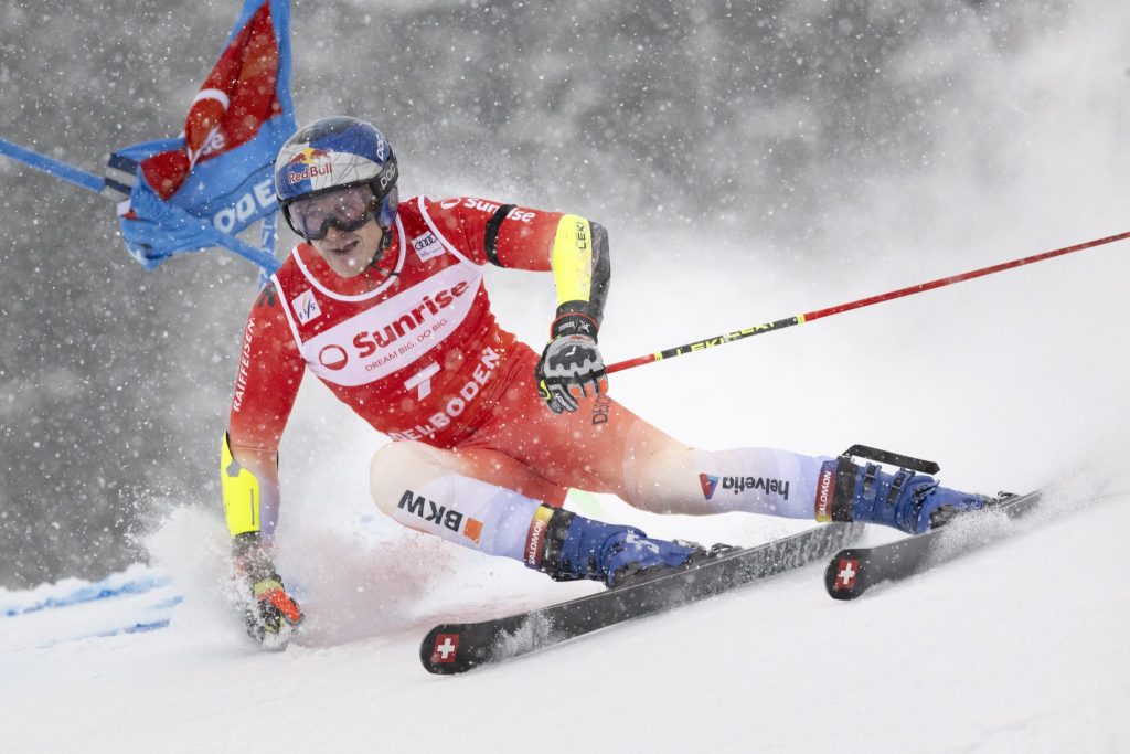 Marco Odermatt liegt nach dem ersten Lauf vorne