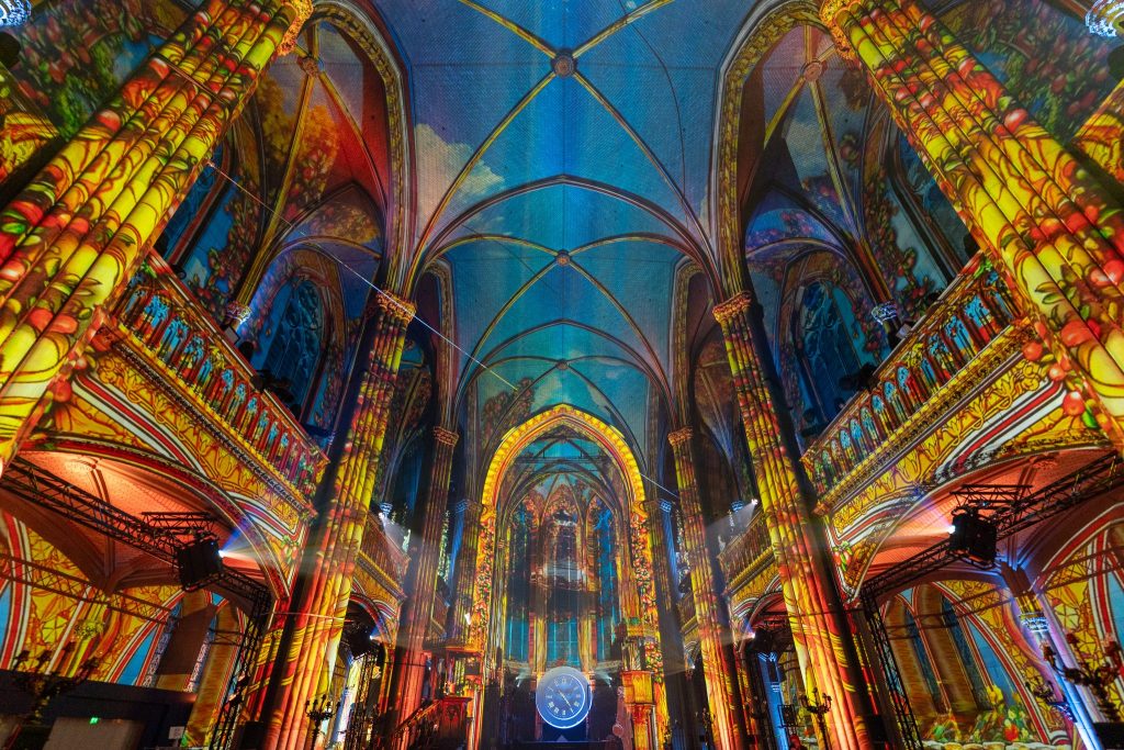 Ein Basilisk und viele Lichteffekte: Damien Fontaine entführt das Publikum ins 19. Jahrhundert