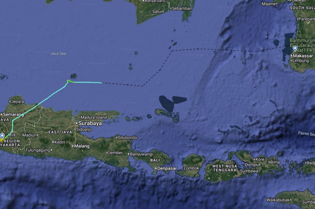 Flugzeug mit elf Menschen in Indonesien vermisst