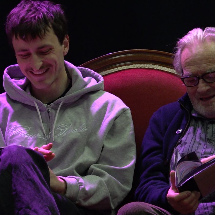 Das Drummeli nimmt die Kritik an der Vorstellungsdauer mit Humor