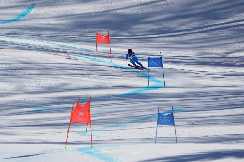 Brignone auf Gold-Kurs, Rast zurück