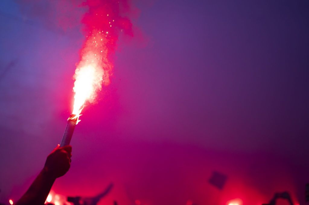 Nationales Pyroverbot in öffentlich zugänglichen Räumen beschlossen