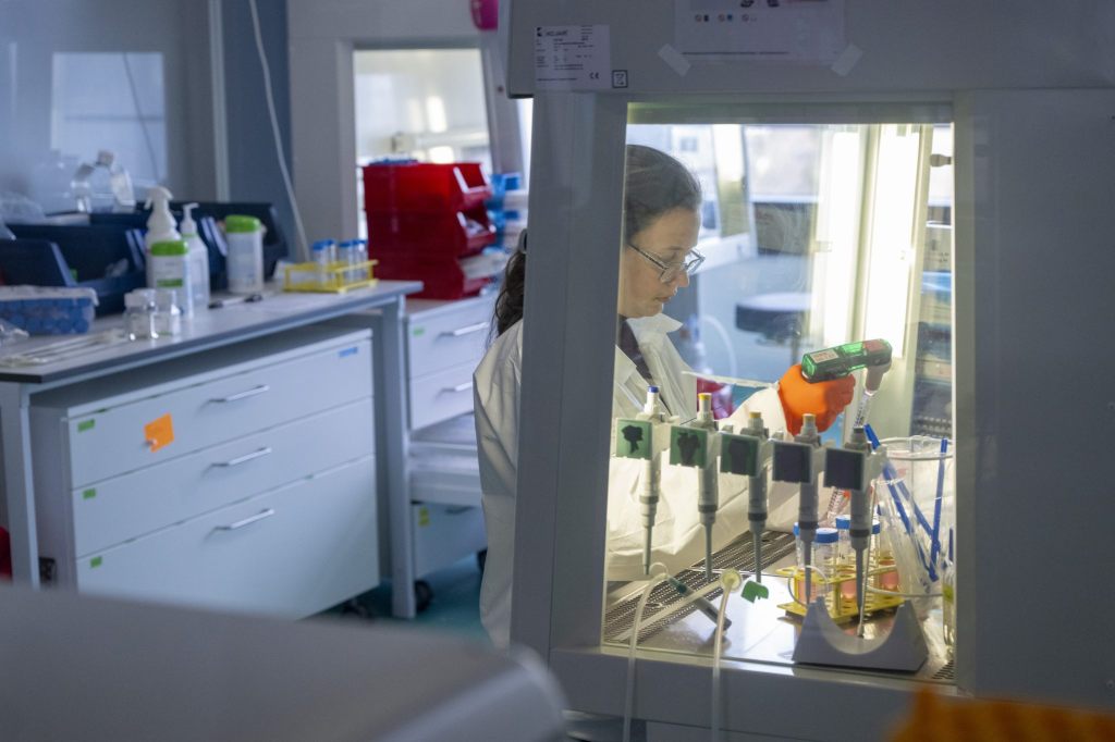 Basler Pharmakonzern Roche eröffnet Forschungsbau für Humanbiologie