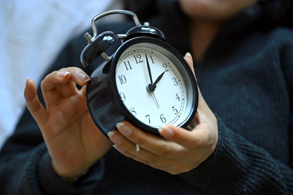 Der Sonntag dauert wegen der Zeitumstellung nur 23 Stunden