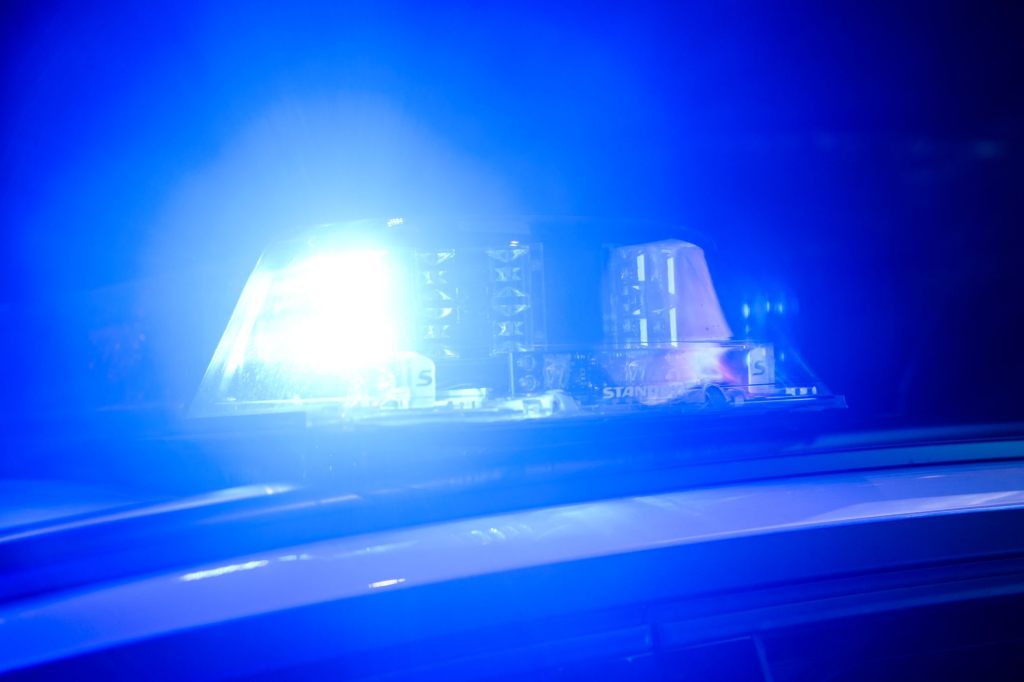 Seniorin wehrt Handtaschen-Diebstahl ab