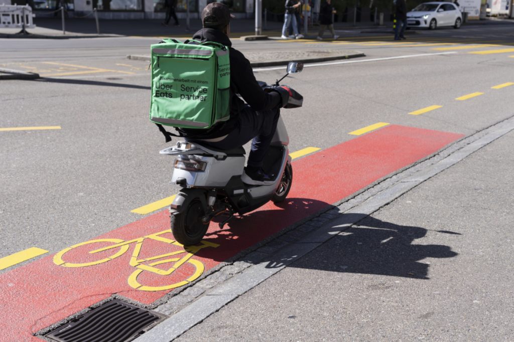Basel-Stadt muss Uber Eats stärker in die Pflicht nehmen