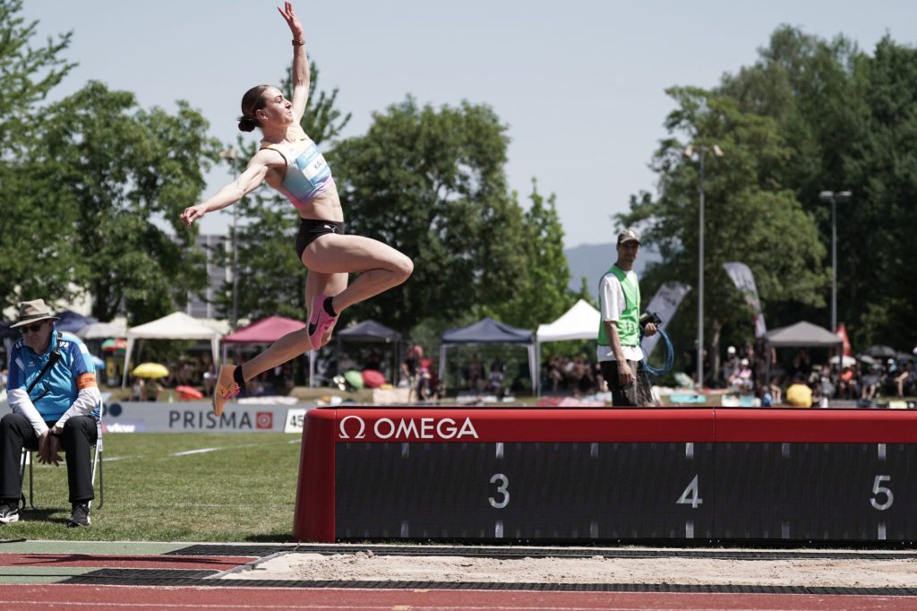 Annik Kälin fliegt fast 7 m weit
